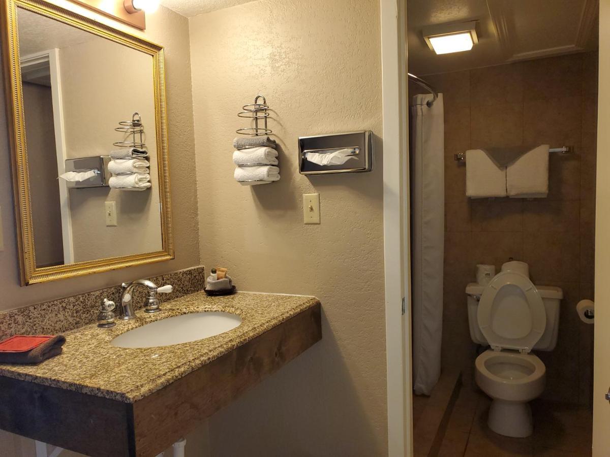 Oakley Kansas Country Inn מראה חיצוני תמונה