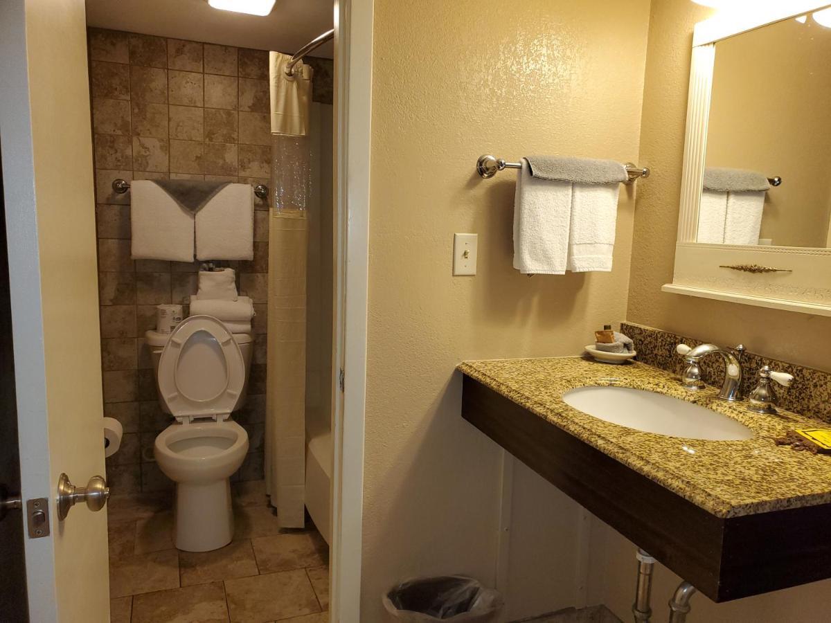 Oakley Kansas Country Inn מראה חיצוני תמונה